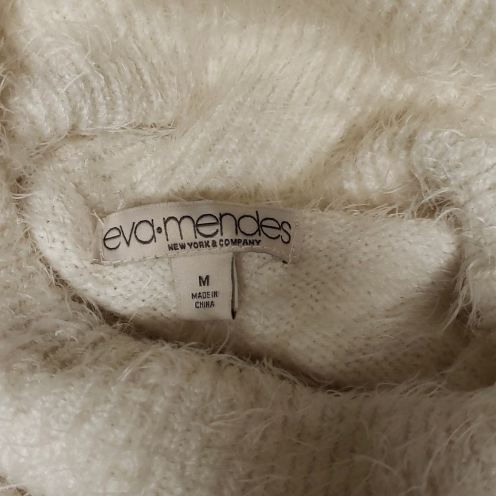 🌟EVA MENDES SWEATER SZ M